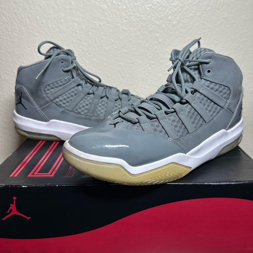 Nike Jordan Max Aura Basketball Shoes Cool Grey Men’s Size 12
